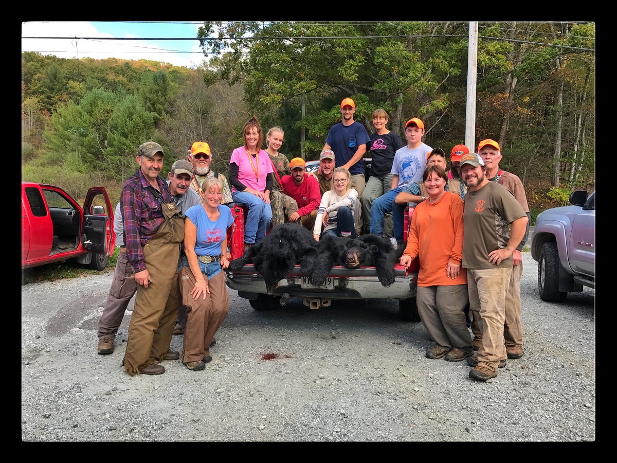 THE WYTHEVILLE VA GANG-BEAR HUNT